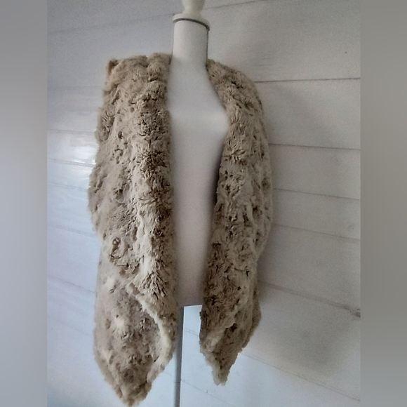 dylan Jackets & Blazers - Dylan (of Los Angeles) XL Beige Draped Faux Fur Vest